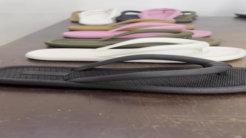 CHINELO NUVEM FLIP FLOP, CONFORTAVEL, ELEGANTE , CASUAL, DIA A DIA, LANÇAMENTO, DESPONJADO,VARIAS CORES